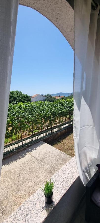 Apartman Rabatin Sveti Filip i Jakov Exteriér fotografie