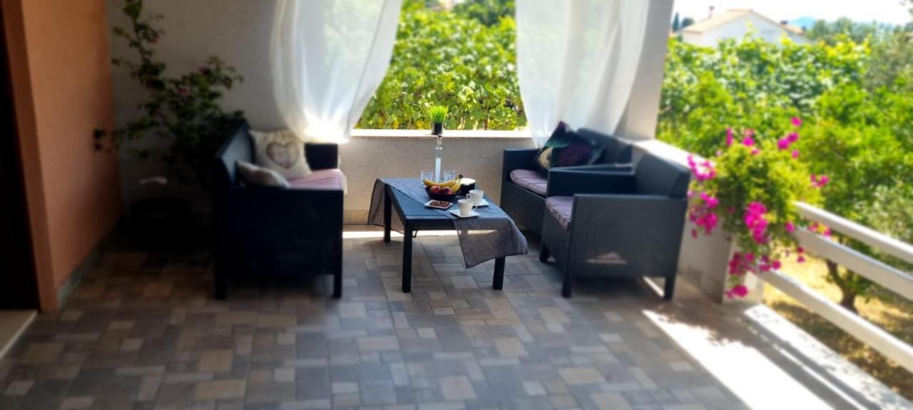 Apartman Rabatin Sveti Filip i Jakov Exteriér fotografie