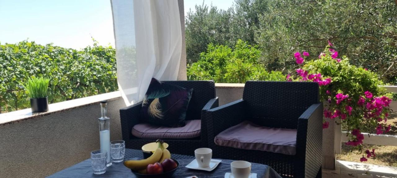 Apartman Rabatin Sveti Filip i Jakov Exteriér fotografie