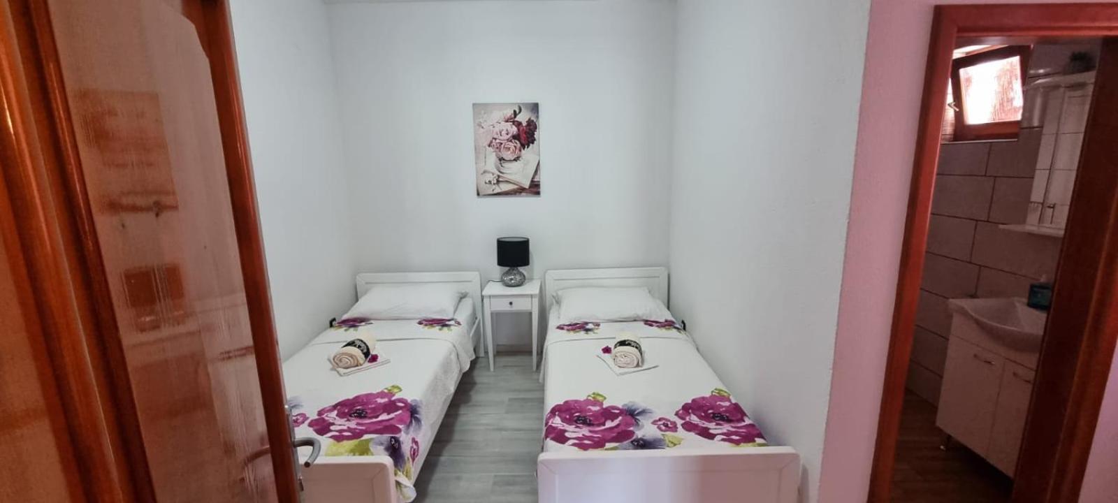 Apartman Rabatin Sveti Filip i Jakov Exteriér fotografie